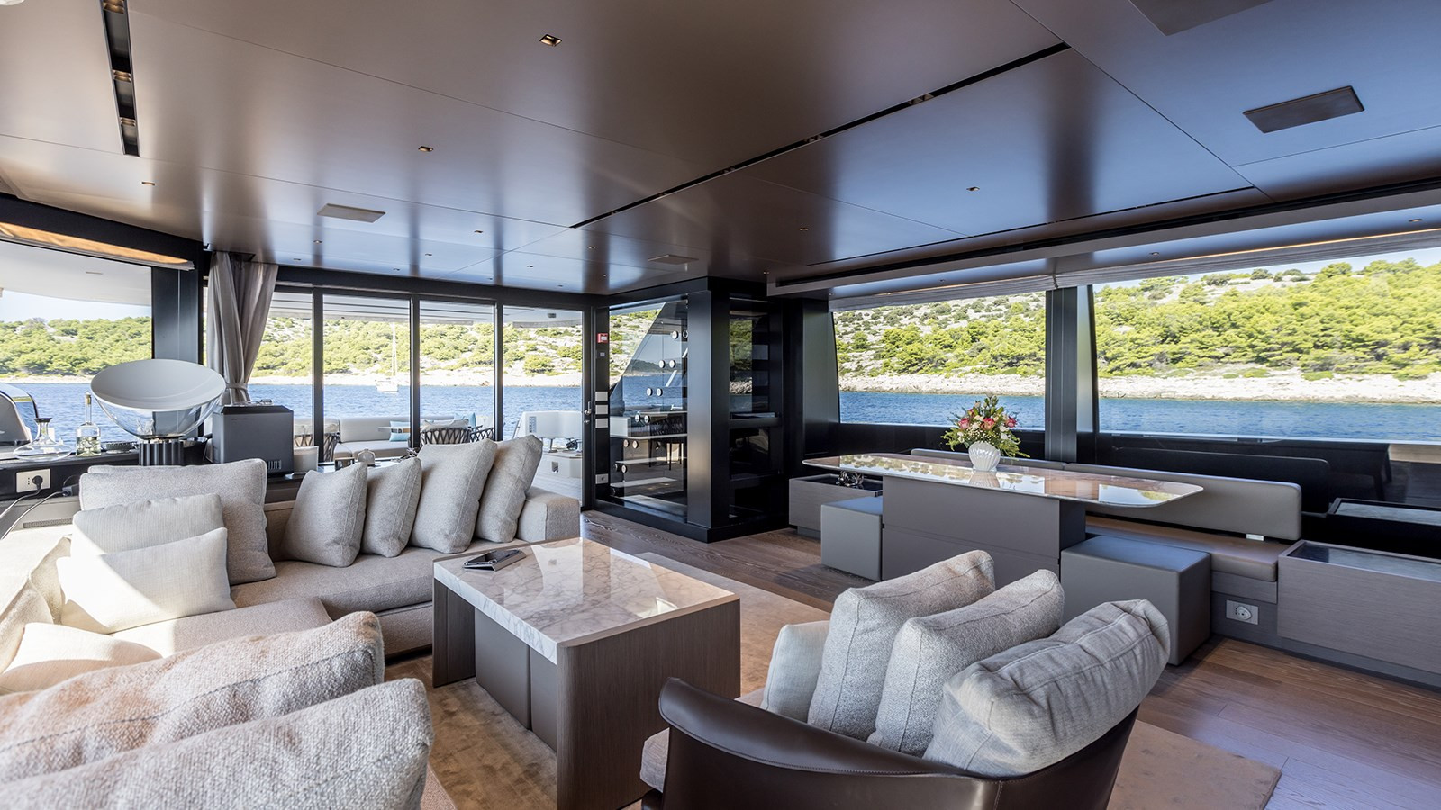 https://arconyachts.ams3.digitaloceanspaces.com/75995/conversions/large_3956780-optimize.jpg
