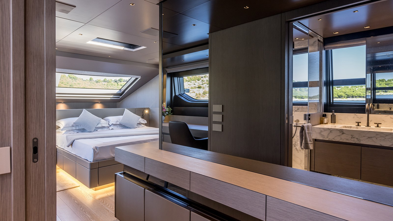 https://arconyachts.ams3.digitaloceanspaces.com/76012/conversions/large_3956800-optimize.jpg