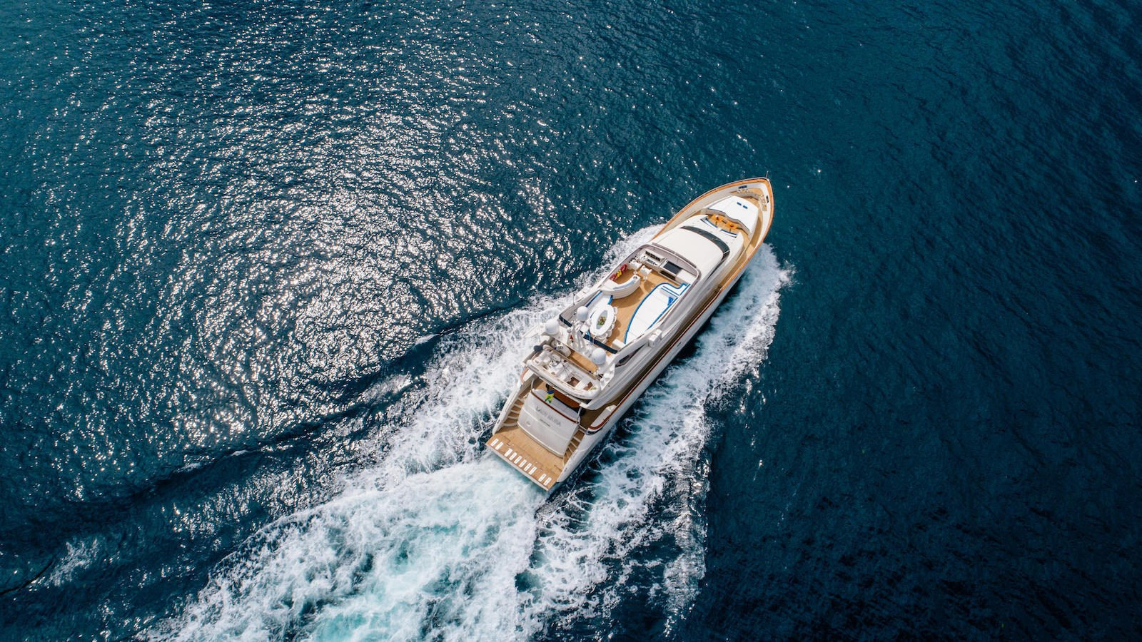 https://arconyachts.ams3.digitaloceanspaces.com/76137/conversions/large_4585479-optimize.jpg