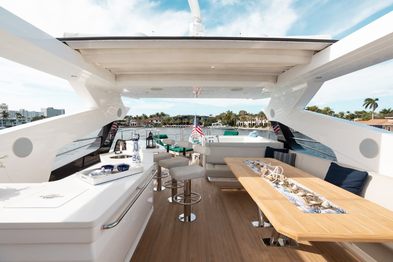 https://arconyachts.ams3.digitaloceanspaces.com/76218/conversions/large_4769768-optimize.jpg