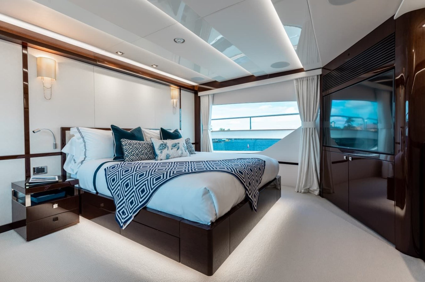 https://arconyachts.ams3.digitaloceanspaces.com/76245/conversions/large_4769776-optimize.jpg