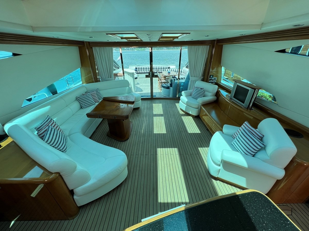 https://arconyachts.ams3.digitaloceanspaces.com/76296/conversions/large_4091776-optimize.jpg