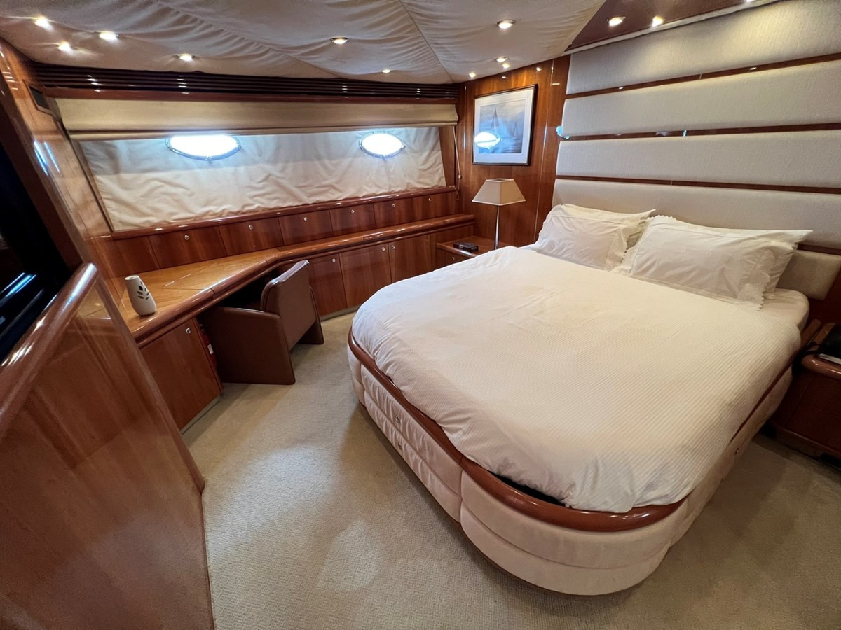 https://arconyachts.ams3.digitaloceanspaces.com/76308/conversions/large_4091780-optimize.jpg
