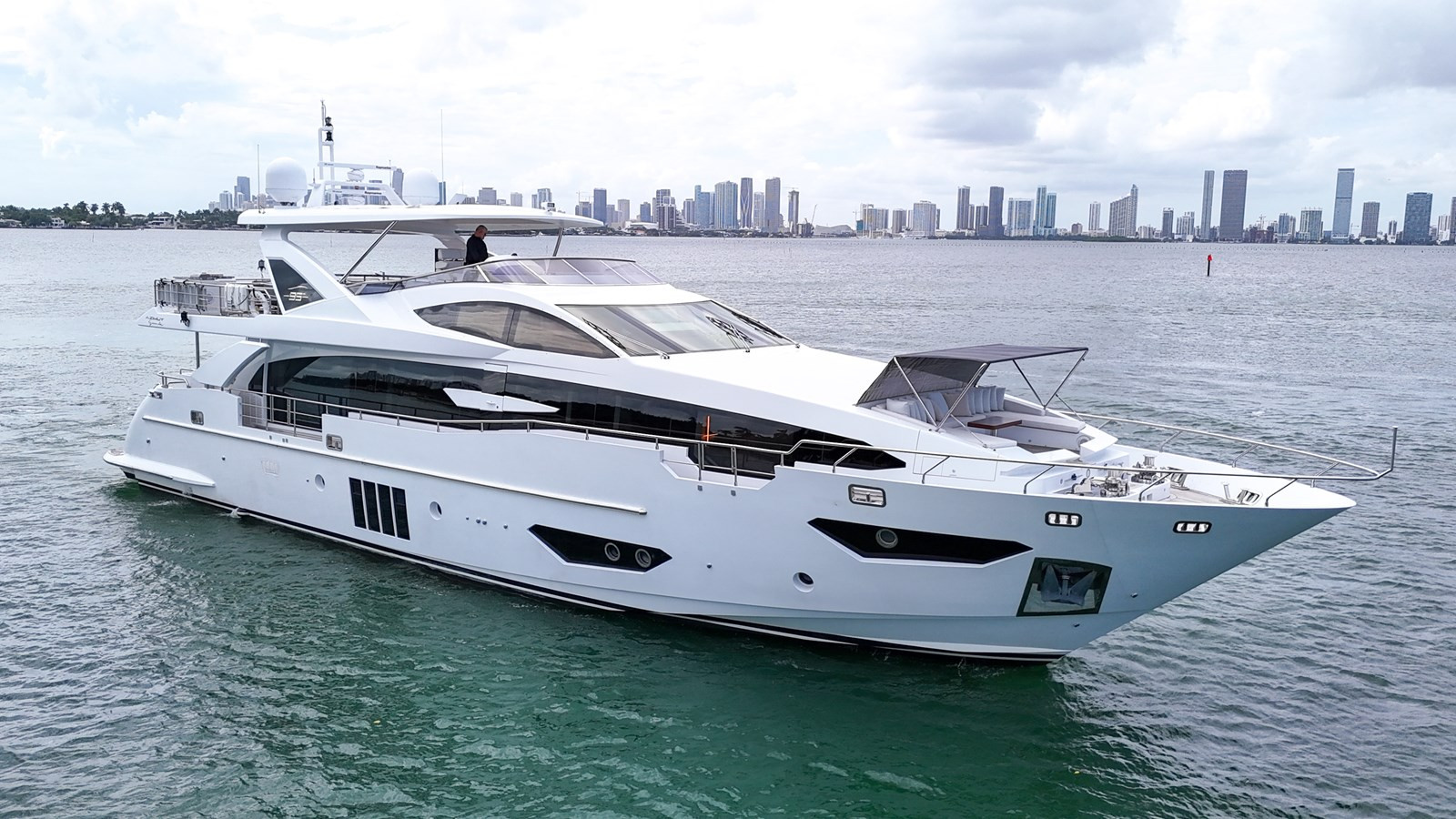 https://arconyachts.ams3.digitaloceanspaces.com/76410/conversions/large_4426546-optimize.jpg