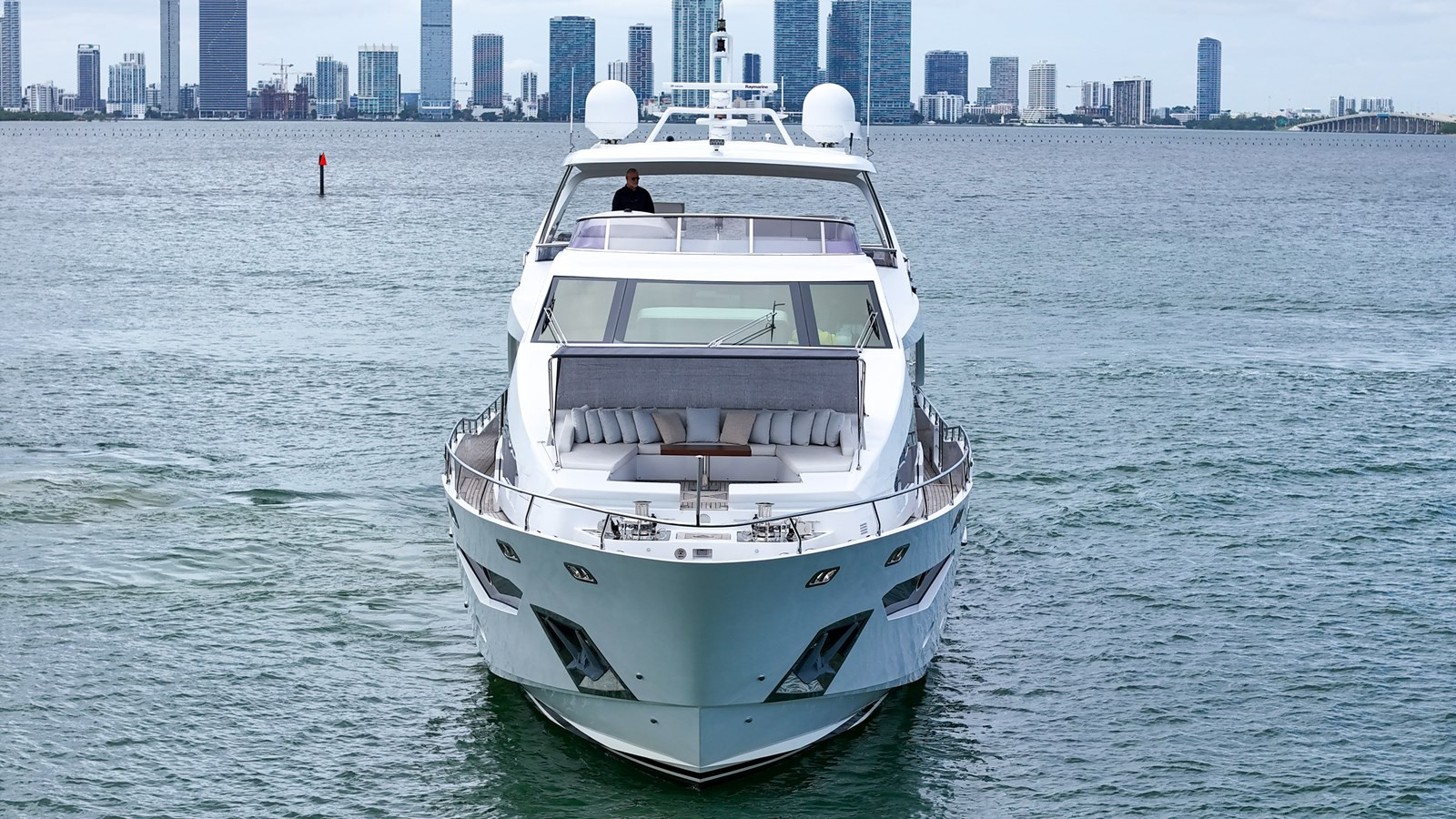 https://arconyachts.ams3.digitaloceanspaces.com/76415/conversions/large_4426548-optimize.jpg