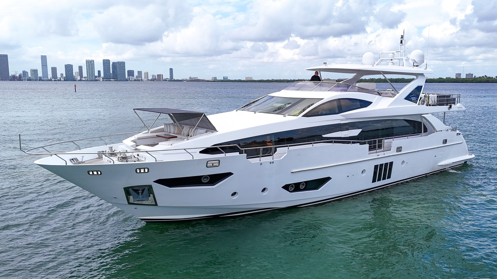 https://arconyachts.ams3.digitaloceanspaces.com/76422/conversions/large_4426550-optimize.jpg
