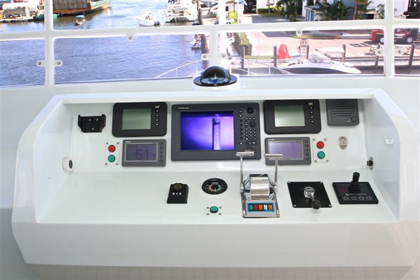 https://arconyachts.ams3.digitaloceanspaces.com/76424/conversions/large_1062432-optimize.jpg