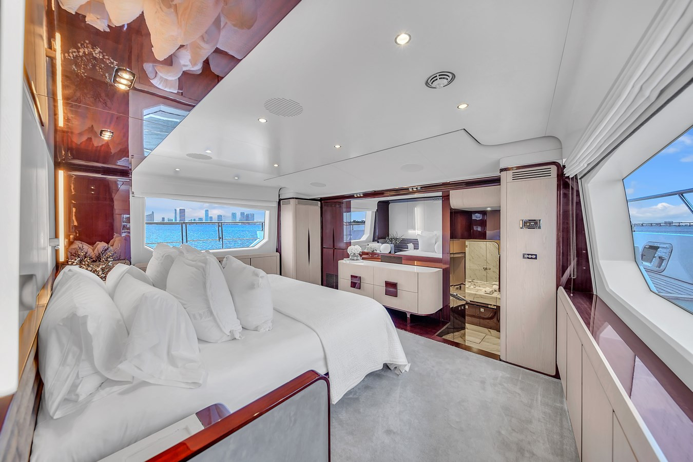 https://arconyachts.ams3.digitaloceanspaces.com/76580/conversions/large_4426601-optimize.jpg