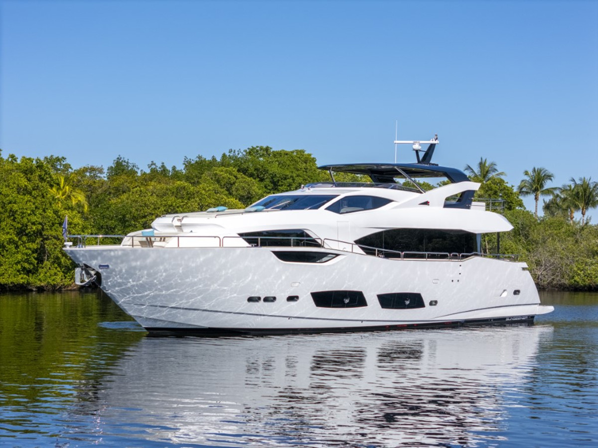 https://arconyachts.ams3.digitaloceanspaces.com/76610/conversions/large_4839374-optimize.jpg