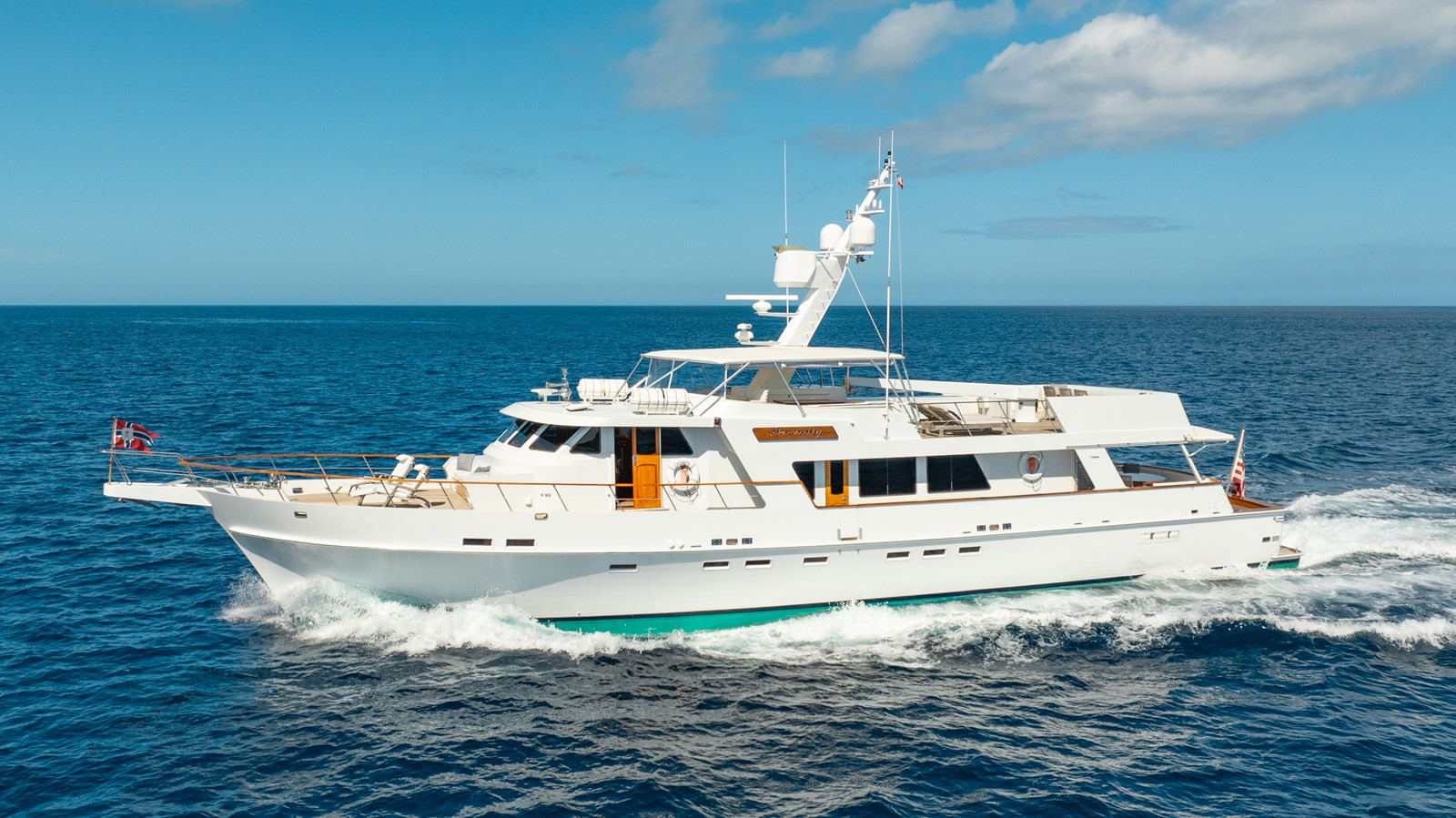 https://arconyachts.ams3.digitaloceanspaces.com/76613/conversions/large_4572840-optimize.jpg