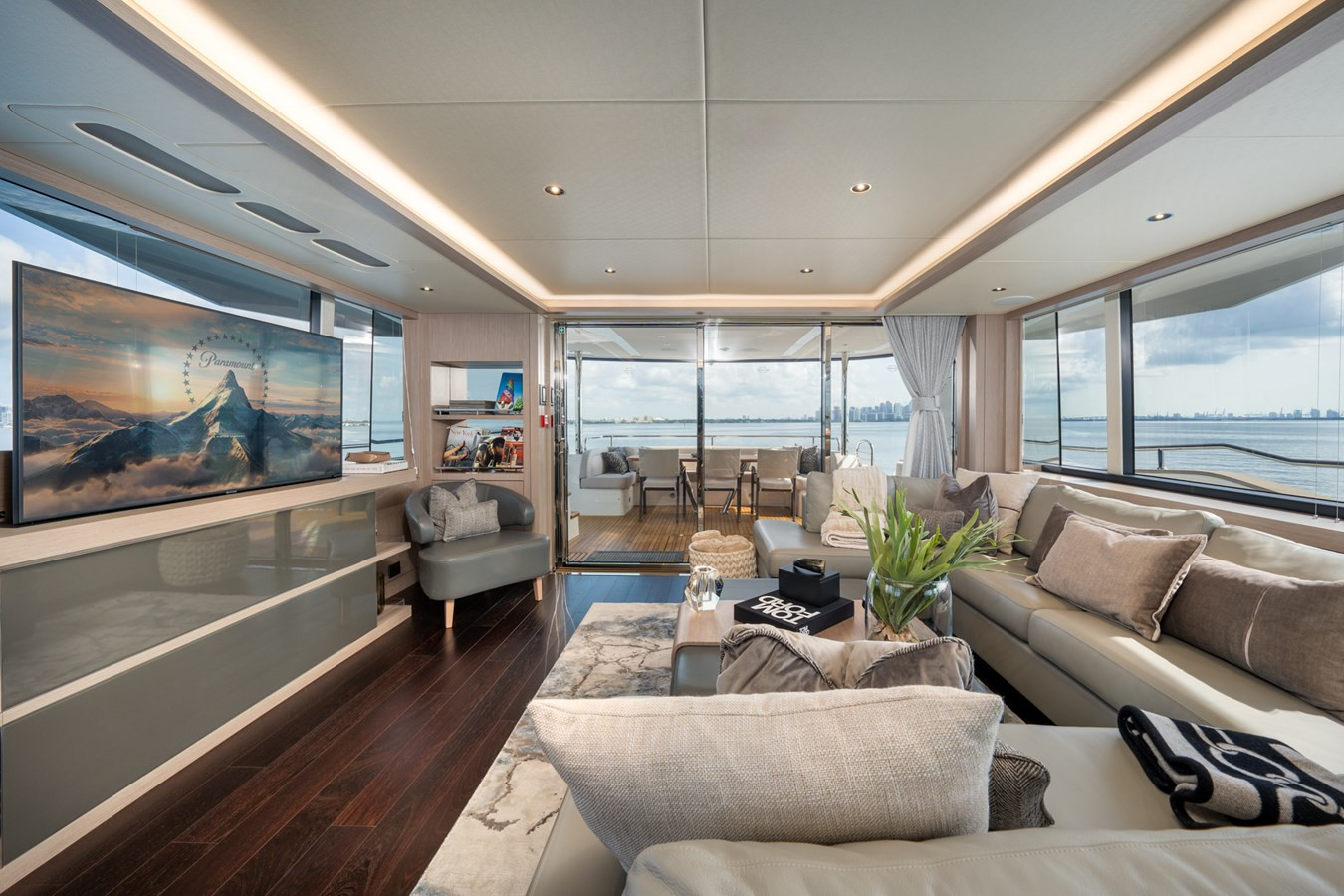 https://arconyachts.ams3.digitaloceanspaces.com/76630/conversions/large_3898330-optimize.jpg