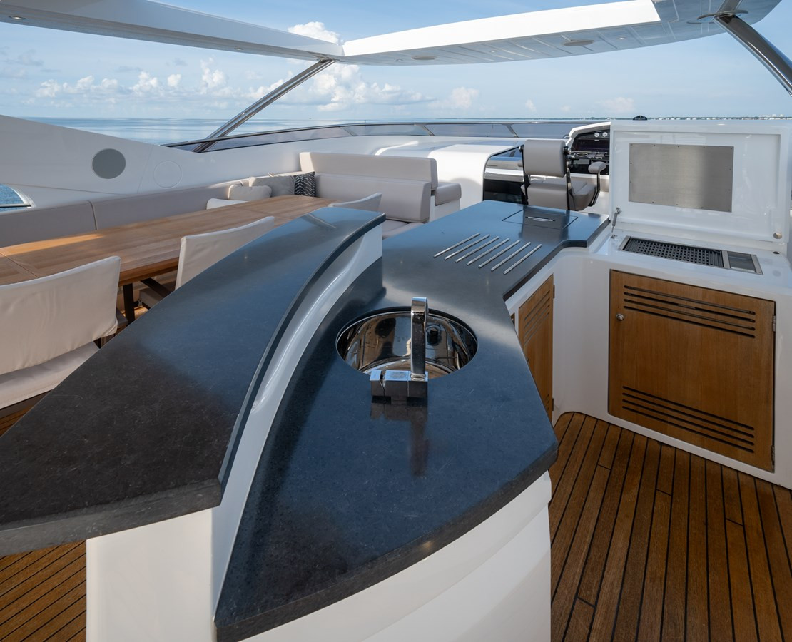 https://arconyachts.ams3.digitaloceanspaces.com/76664/conversions/large_3898343-optimize.jpg