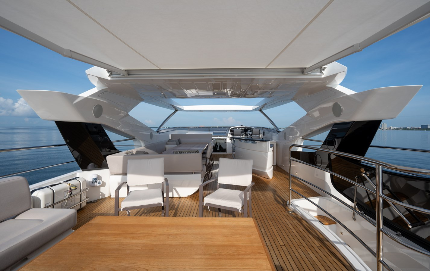 https://arconyachts.ams3.digitaloceanspaces.com/76683/conversions/large_3898350-optimize.jpg