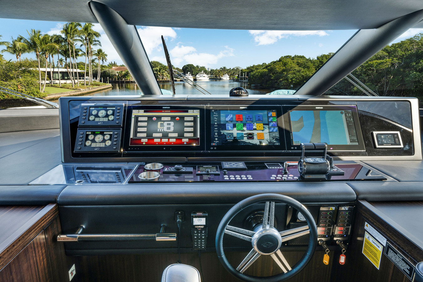 https://arconyachts.ams3.digitaloceanspaces.com/76724/conversions/large_4839437-optimize.jpg