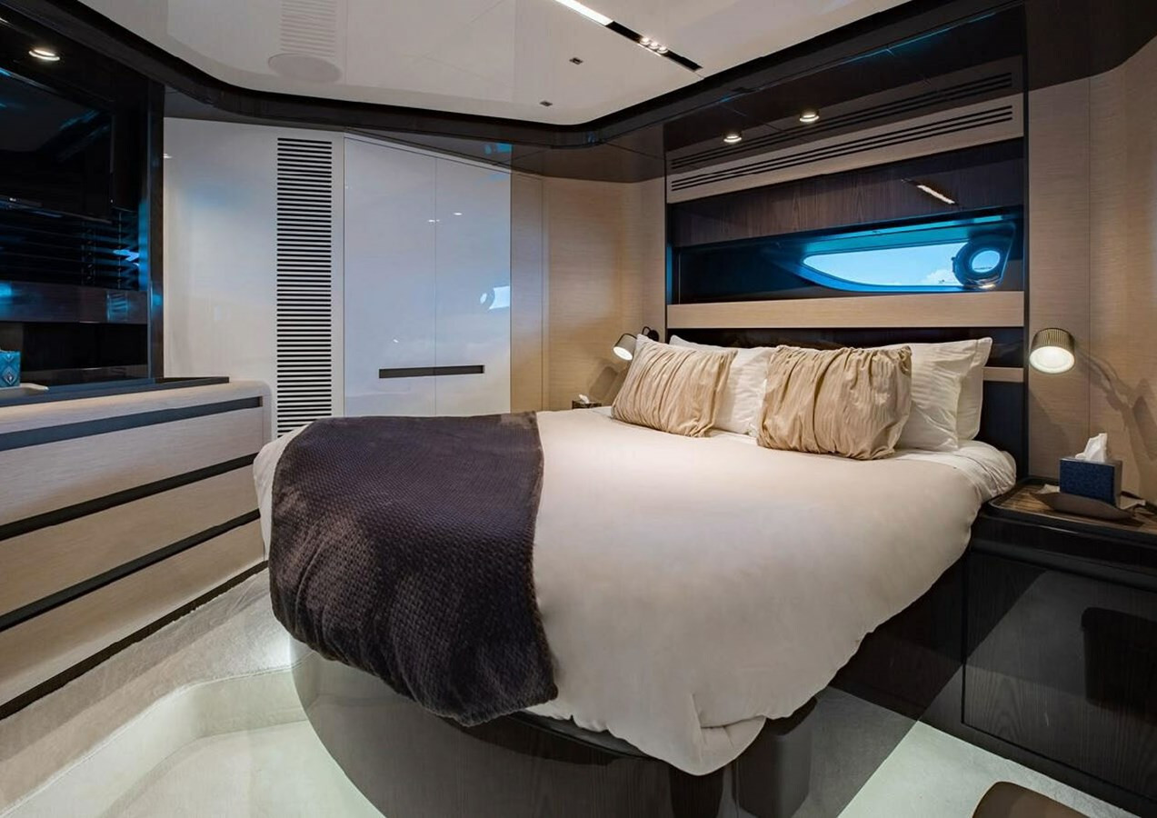 https://arconyachts.ams3.digitaloceanspaces.com/76812/conversions/large_4773500-optimize.jpg