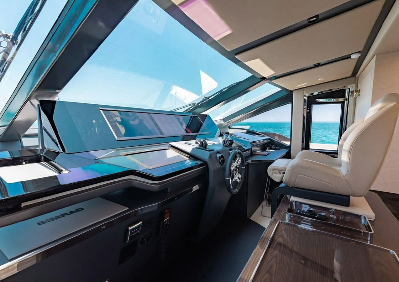 https://arconyachts.ams3.digitaloceanspaces.com/76827/conversions/large_4773506-optimize.jpg