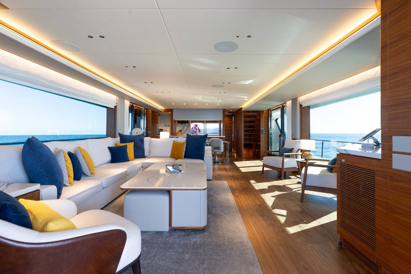 https://arconyachts.ams3.digitaloceanspaces.com/76882/conversions/large_4592018-optimize.jpg
