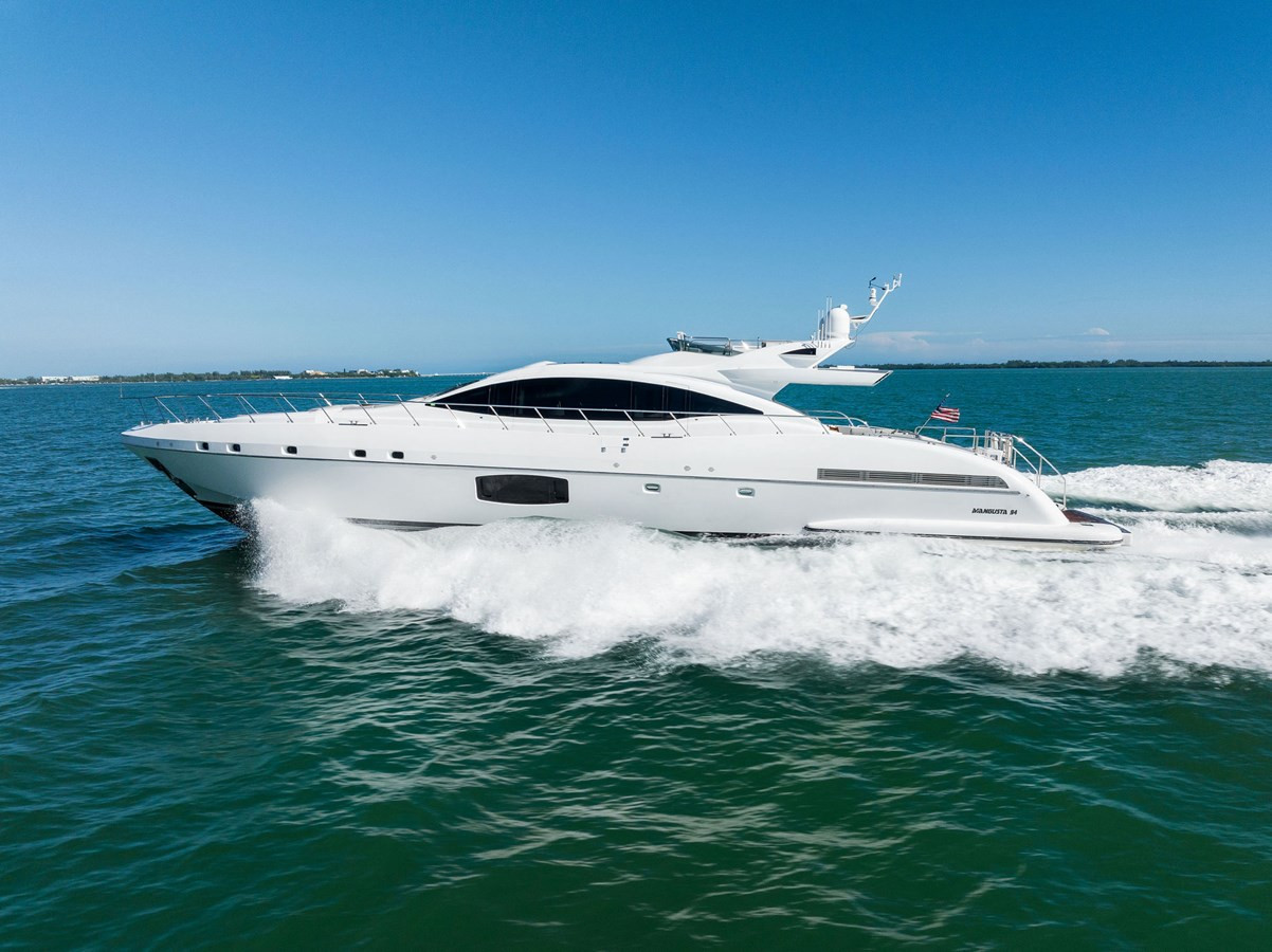 https://arconyachts.ams3.digitaloceanspaces.com/76887/conversions/large_4006865-optimize.jpg
