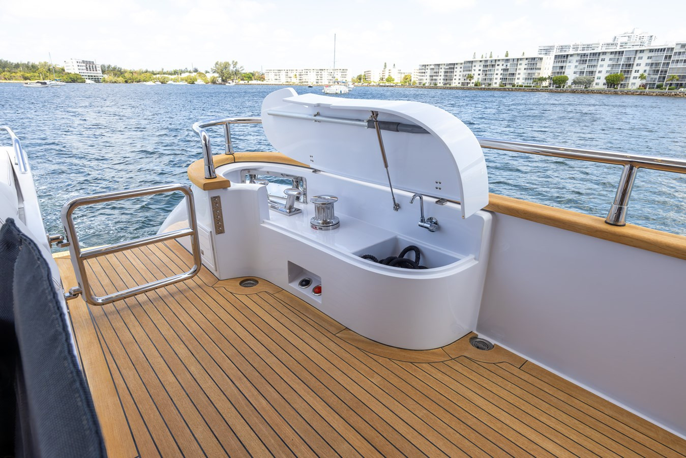 https://arconyachts.ams3.digitaloceanspaces.com/76940/conversions/large_4628867-optimize.jpg