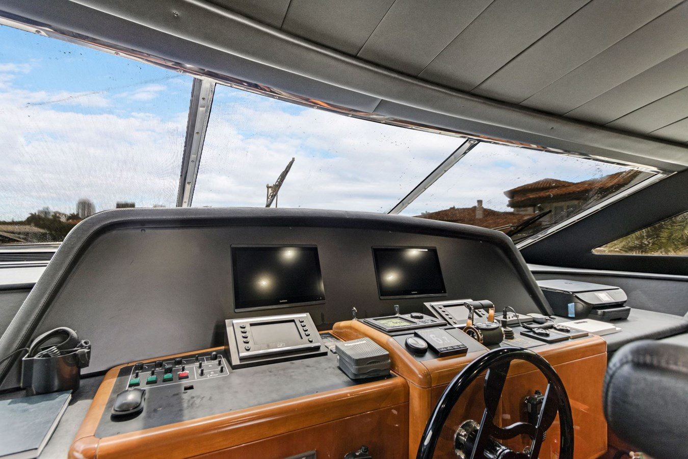 https://arconyachts.ams3.digitaloceanspaces.com/76944/conversions/large_3645653-optimize.jpg