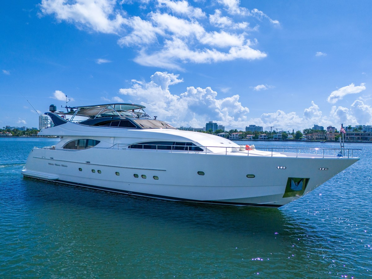 https://arconyachts.ams3.digitaloceanspaces.com/76952/conversions/large_4745431-optimize.jpg