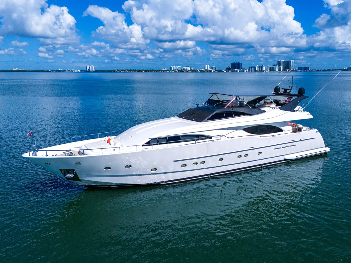 https://arconyachts.ams3.digitaloceanspaces.com/76967/conversions/large_4745436-optimize.jpg