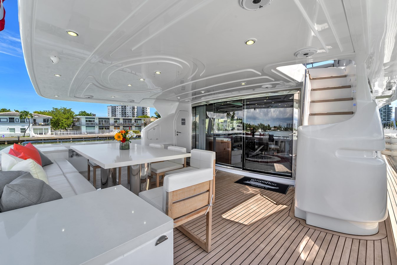 https://arconyachts.ams3.digitaloceanspaces.com/76991/conversions/large_4745444-optimize.jpg