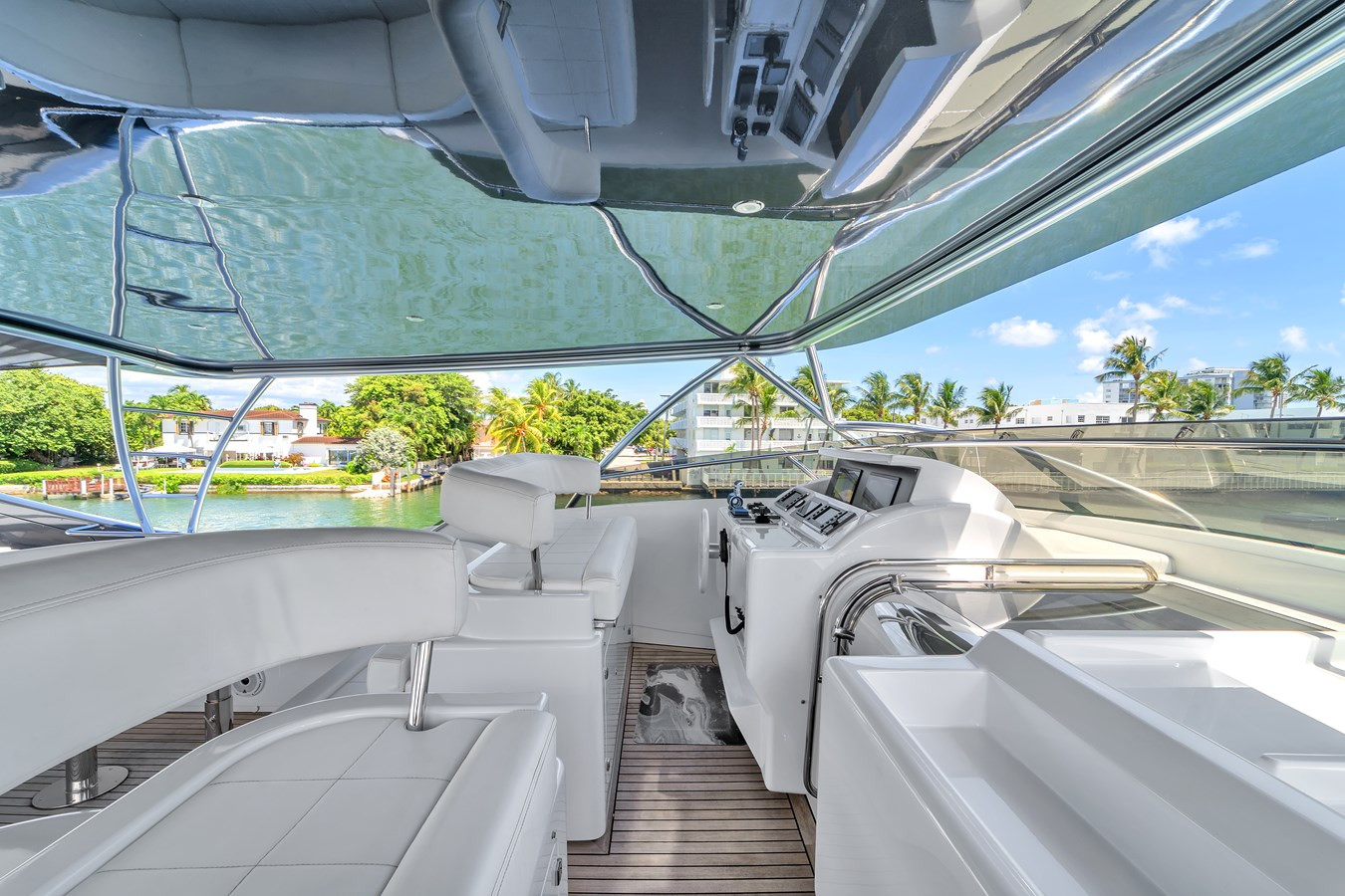 https://arconyachts.ams3.digitaloceanspaces.com/77094/conversions/large_4745478-optimize.jpg