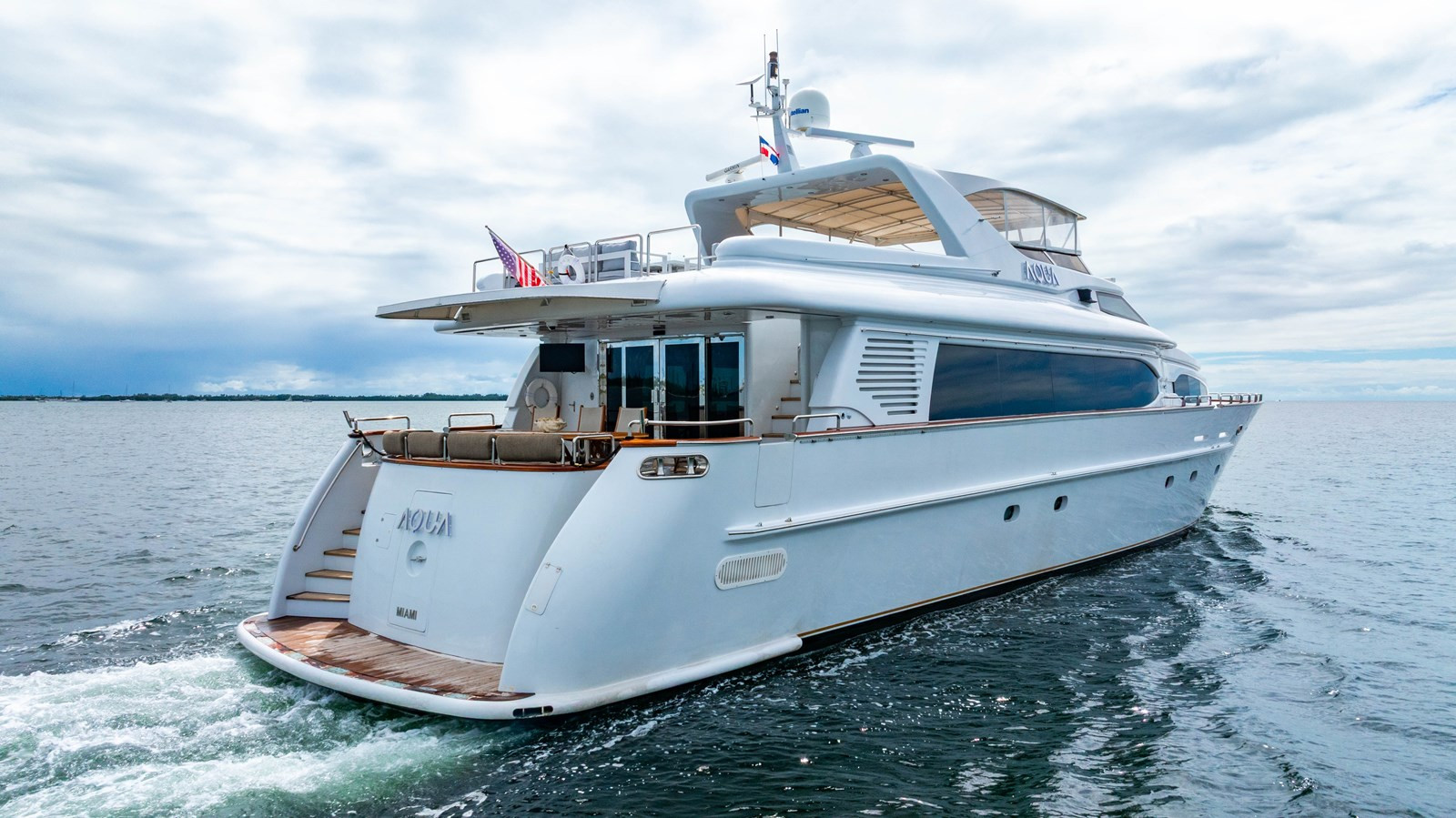 https://arconyachts.ams3.digitaloceanspaces.com/77095/conversions/large_4845501-optimize.jpg