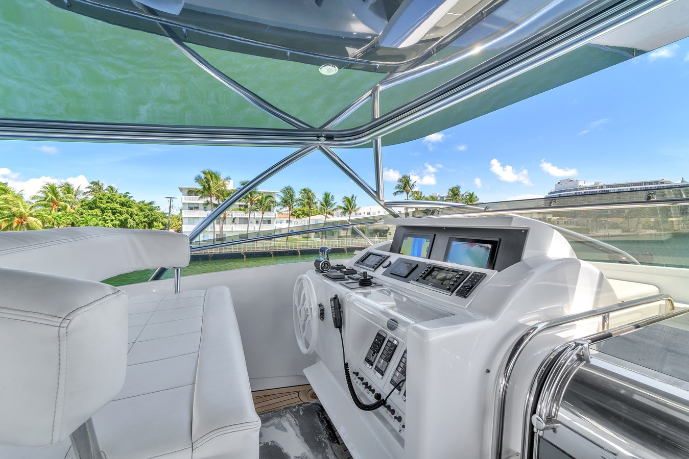 https://arconyachts.ams3.digitaloceanspaces.com/77098/conversions/large_4745480-optimize.jpg