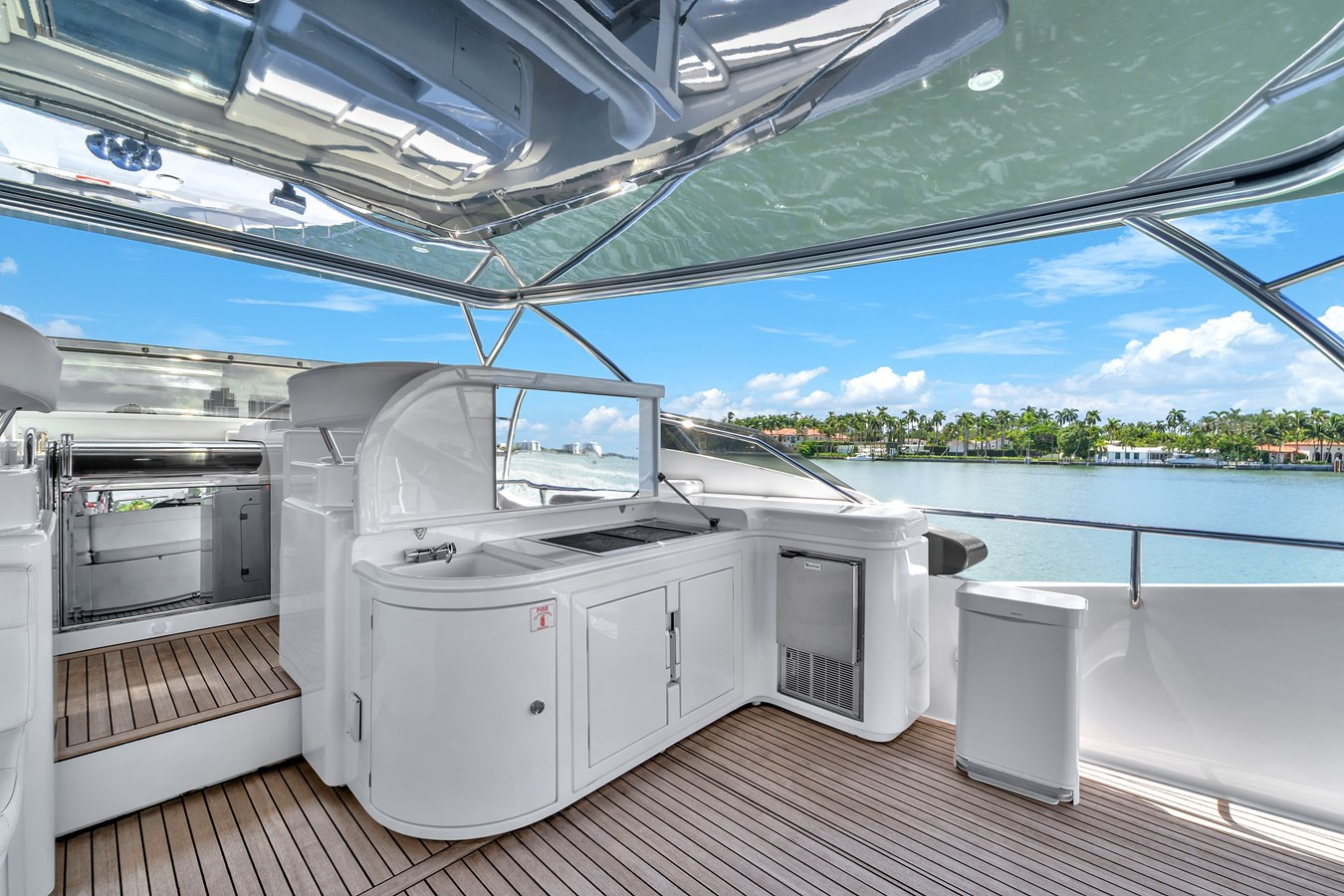https://arconyachts.ams3.digitaloceanspaces.com/77111/conversions/large_4745486-optimize.jpg