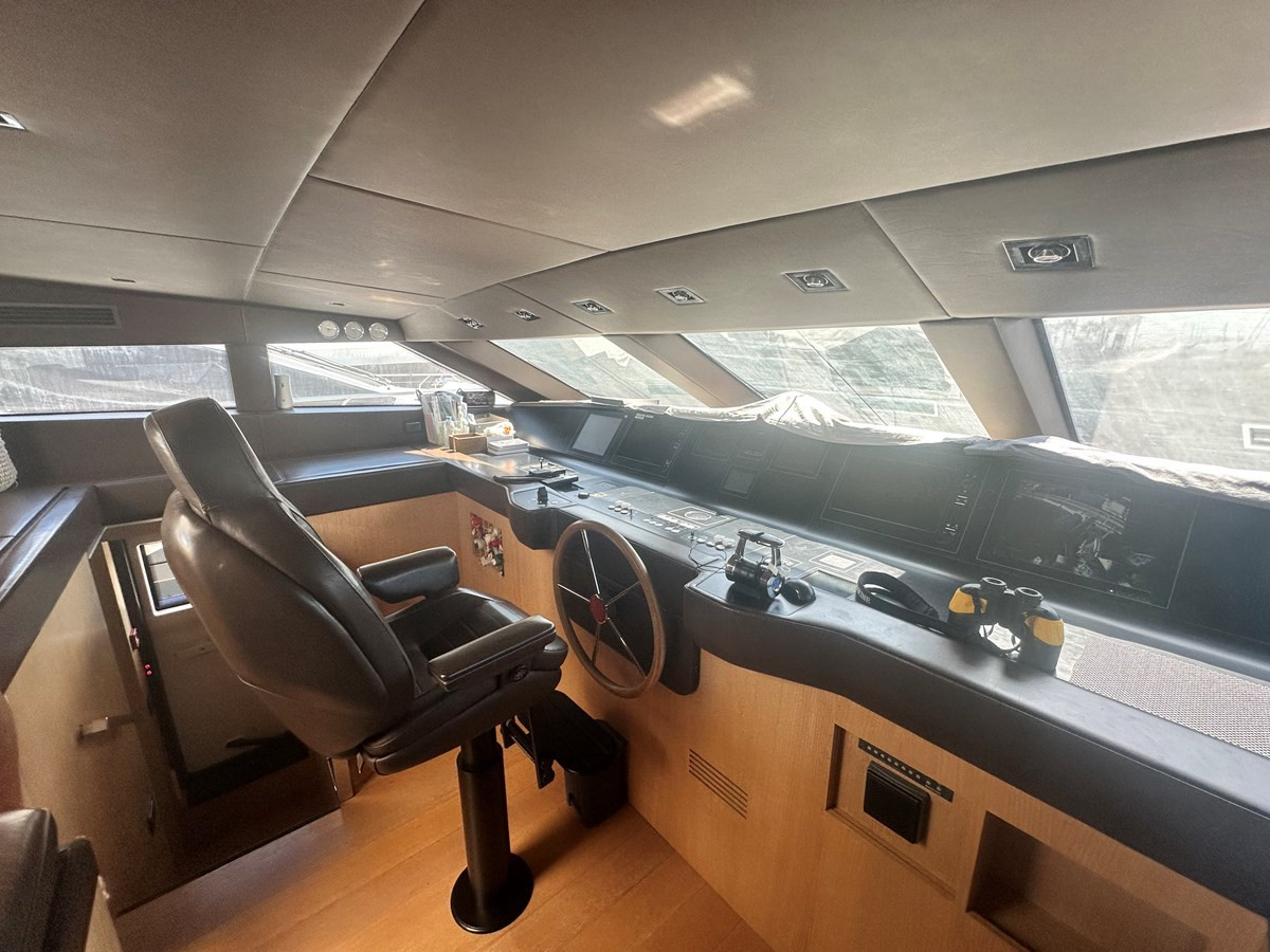 https://arconyachts.ams3.digitaloceanspaces.com/77176/conversions/large_4471318-optimize.jpg