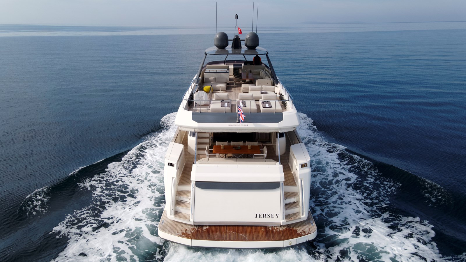 https://arconyachts.ams3.digitaloceanspaces.com/77236/conversions/large_4318802-optimize.jpg
