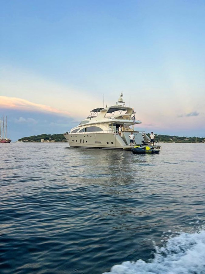 https://arconyachts.ams3.digitaloceanspaces.com/77276/conversions/large_3964889-optimize.jpg