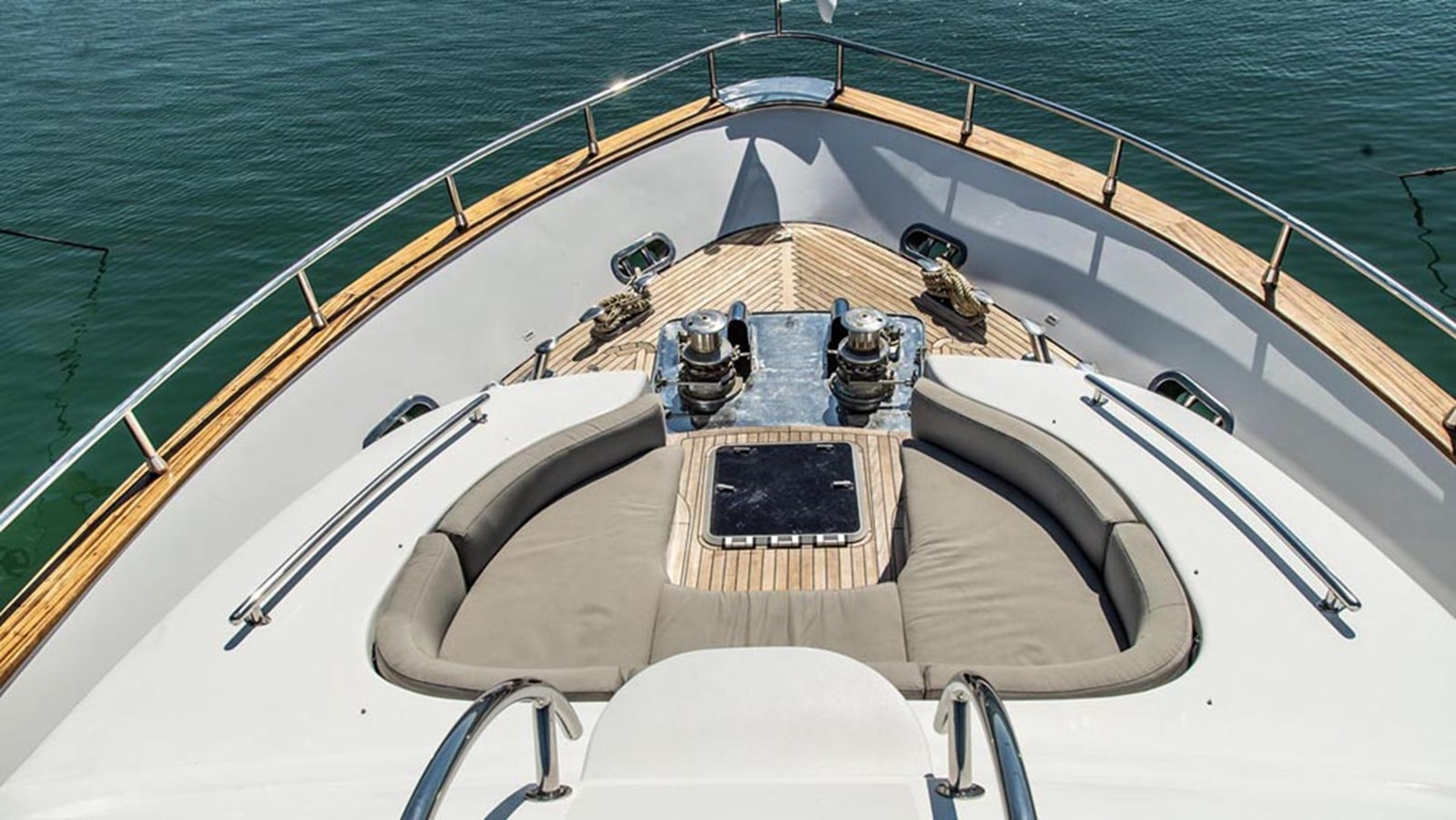 https://arconyachts.ams3.digitaloceanspaces.com/77285/conversions/large_3964875-optimize.jpg