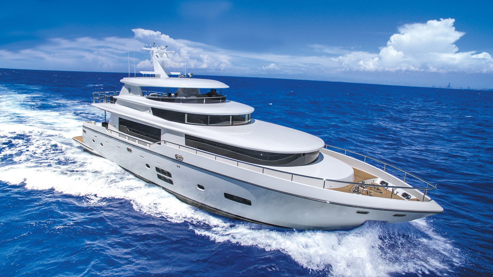 https://arconyachts.ams3.digitaloceanspaces.com/77459/conversions/large_4559264-optimize.jpg