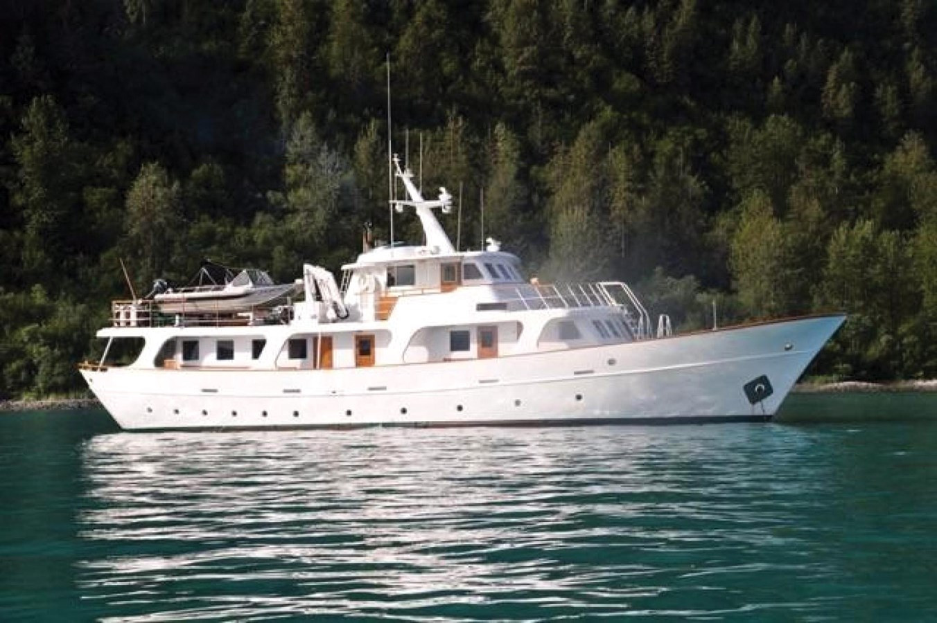 https://arconyachts.ams3.digitaloceanspaces.com/77479/conversions/large_3272877-optimize.jpg