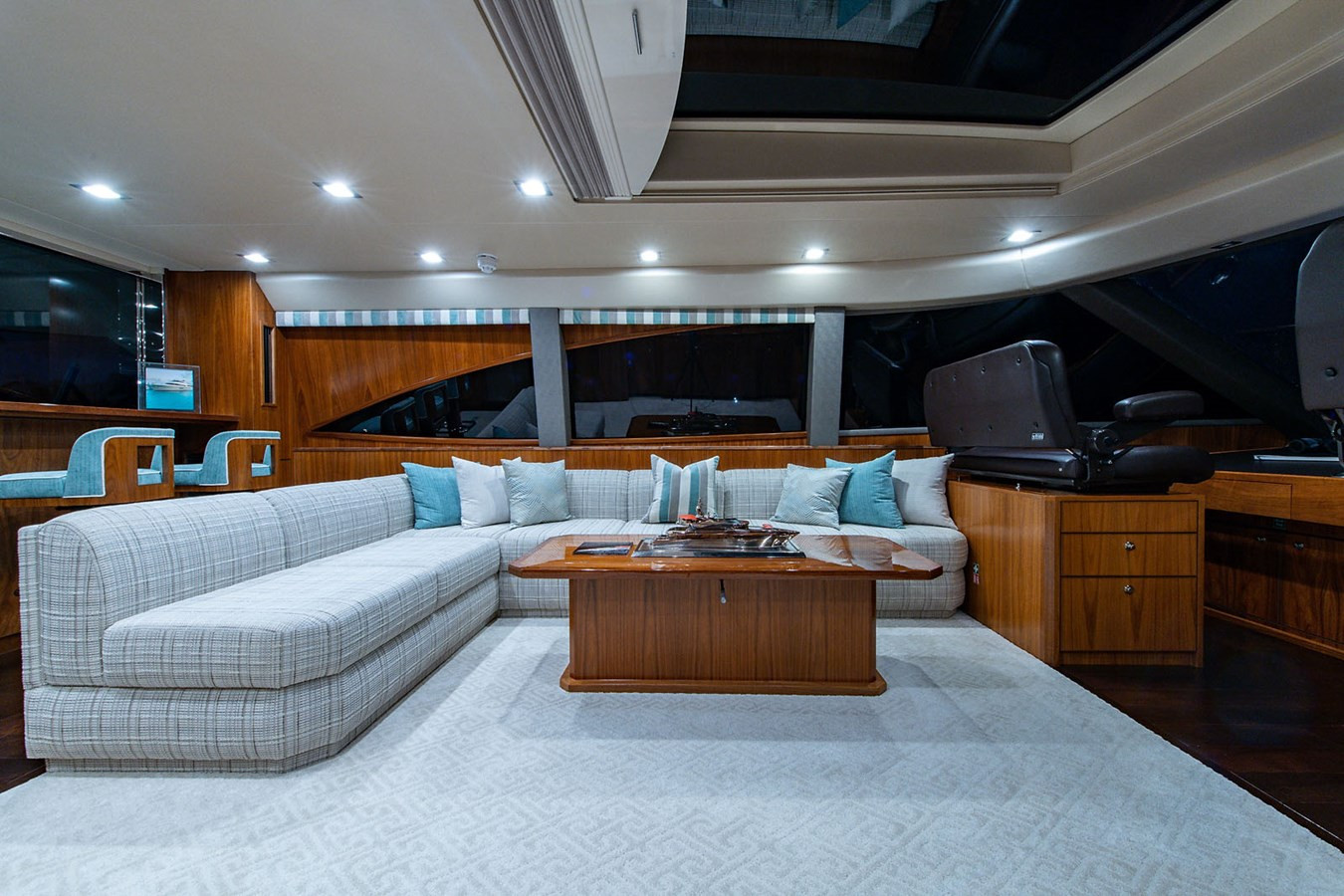 https://arconyachts.ams3.digitaloceanspaces.com/77513/conversions/large_4283854-optimize.jpg