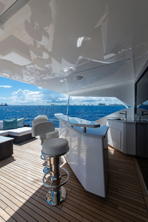 https://arconyachts.ams3.digitaloceanspaces.com/77545/conversions/large_4283866-optimize.jpg