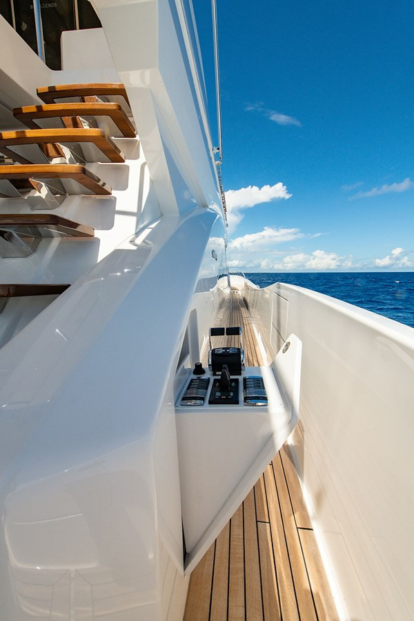 https://arconyachts.ams3.digitaloceanspaces.com/77576/conversions/large_4283877-optimize.jpg