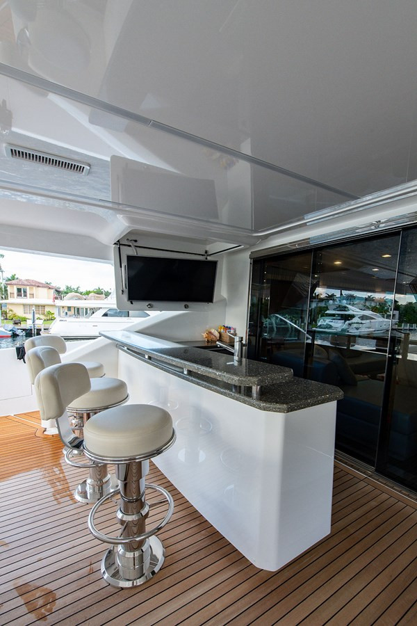 https://arconyachts.ams3.digitaloceanspaces.com/77578/conversions/large_4283878-optimize.jpg