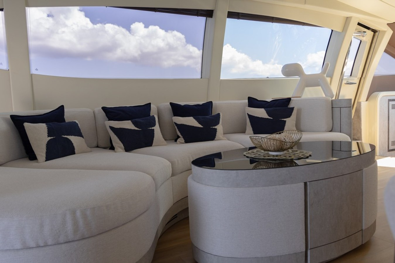 https://arconyachts.ams3.digitaloceanspaces.com/77609/conversions/large_4666459-optimize.jpg