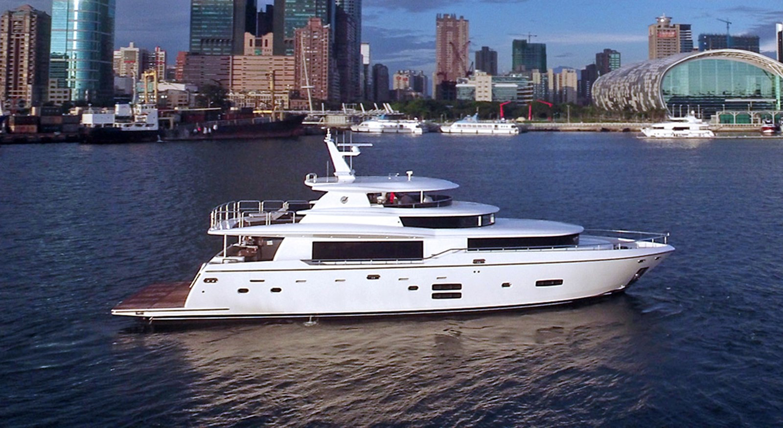 https://arconyachts.ams3.digitaloceanspaces.com/77619/conversions/large_4559322-optimize.jpg
