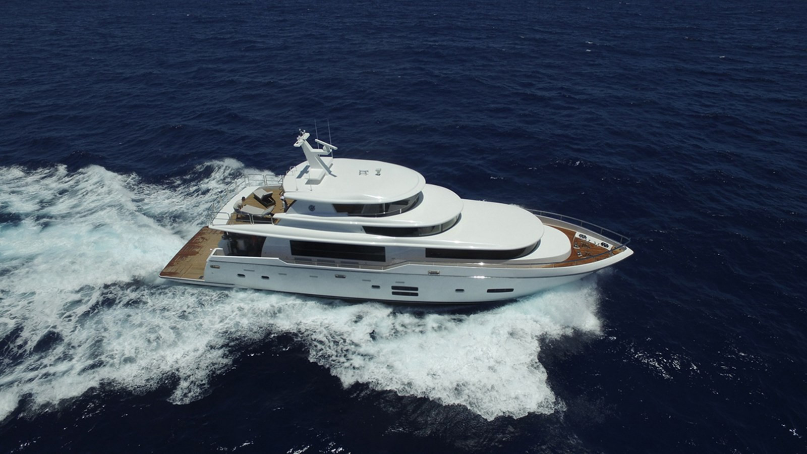 https://arconyachts.ams3.digitaloceanspaces.com/77626/conversions/large_4559324-optimize.jpg