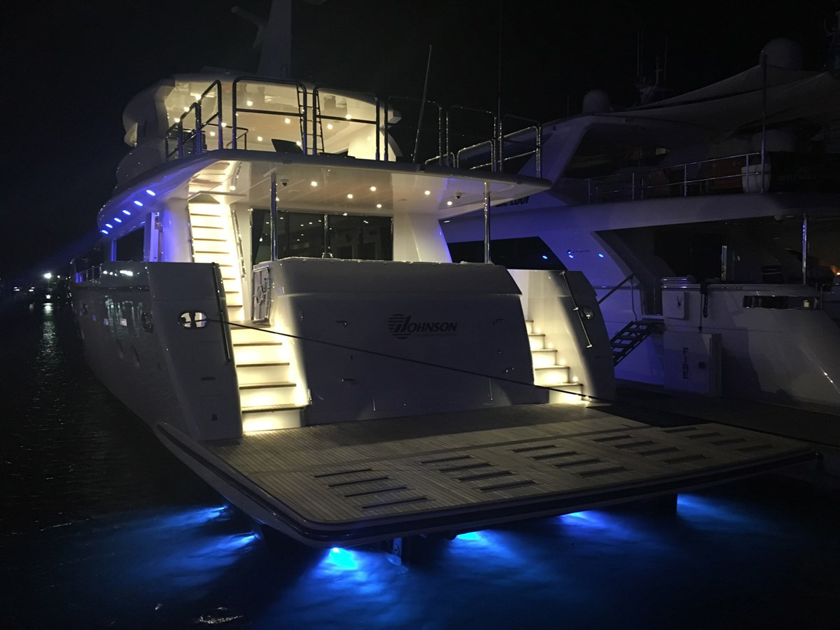 https://arconyachts.ams3.digitaloceanspaces.com/77629/conversions/large_4559325-optimize.jpg
