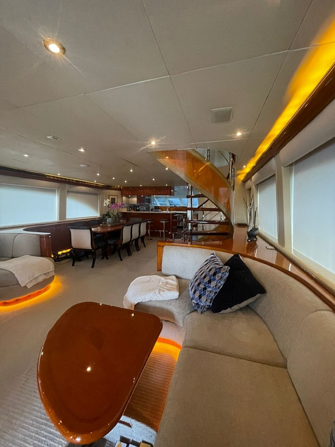 https://arconyachts.ams3.digitaloceanspaces.com/77703/conversions/large_4193862-optimize.jpg