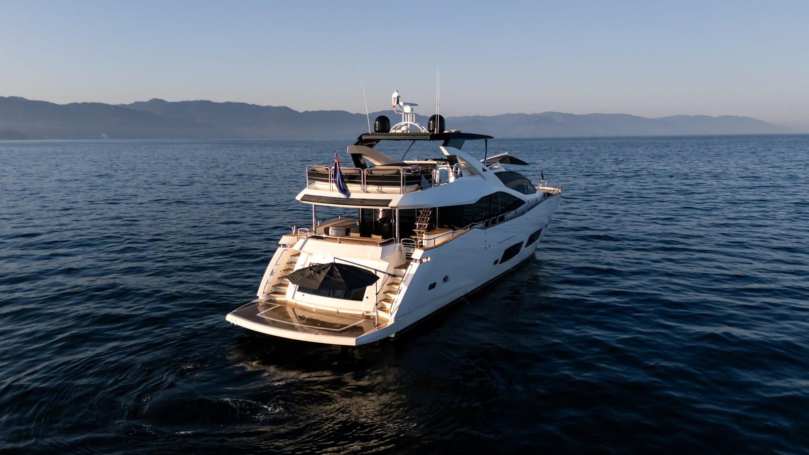 https://arconyachts.ams3.digitaloceanspaces.com/77744/conversions/large_4557578-optimize.jpg