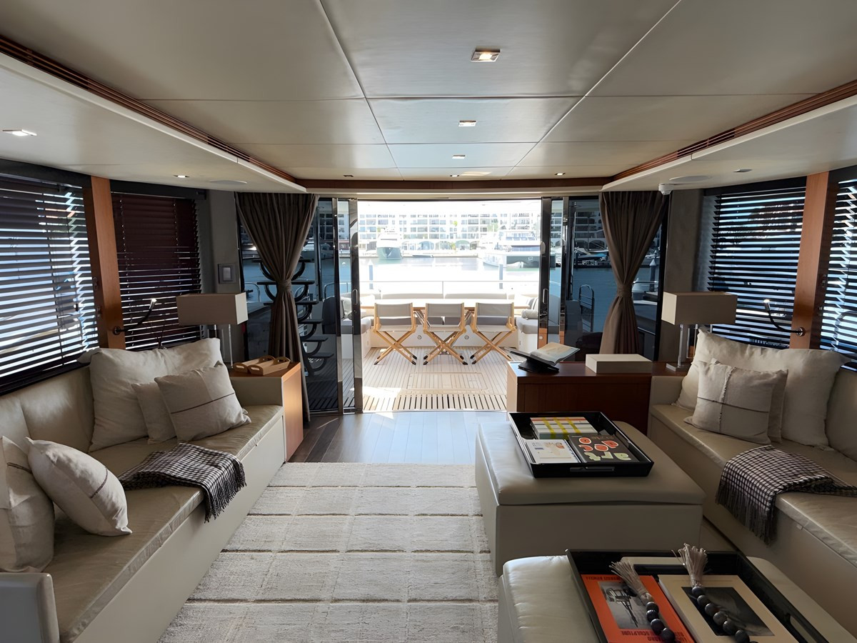 https://arconyachts.ams3.digitaloceanspaces.com/77756/conversions/large_4828987-optimize.jpg