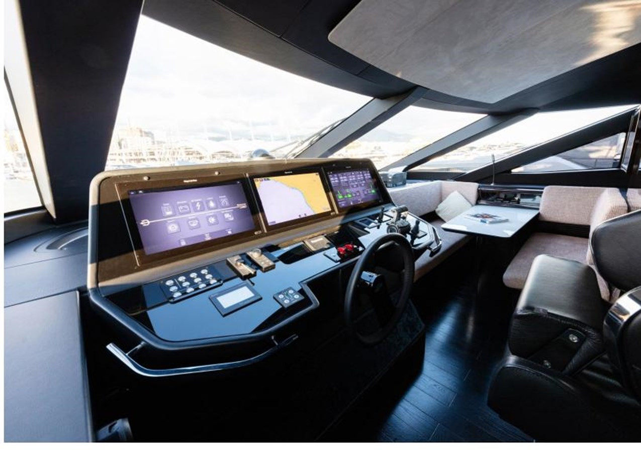 https://arconyachts.ams3.digitaloceanspaces.com/77779/conversions/large_4120902-optimize.jpg