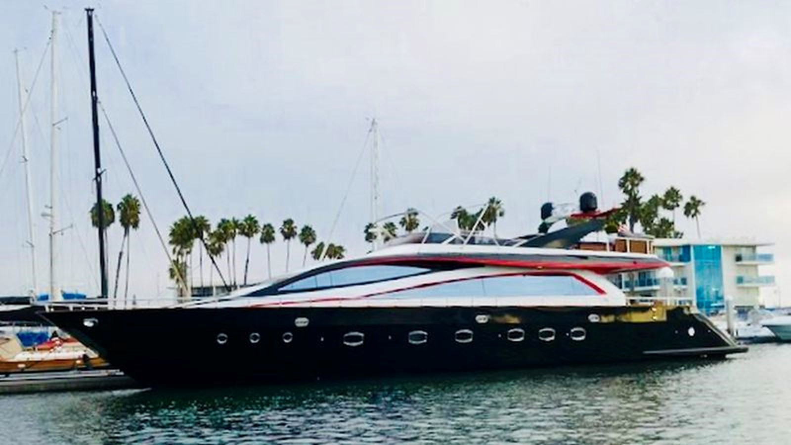 https://arconyachts.ams3.digitaloceanspaces.com/77802/conversions/large_2778061-optimize.jpg